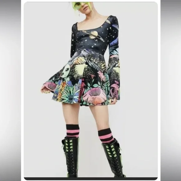 Ethereal world bell sleeve dress size small. - Picture 2 of 12